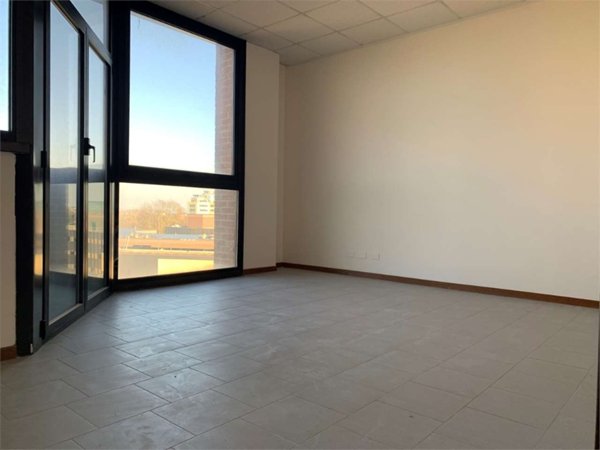 ufficio in affitto a Reggio nell'Emilia in zona Tribunale