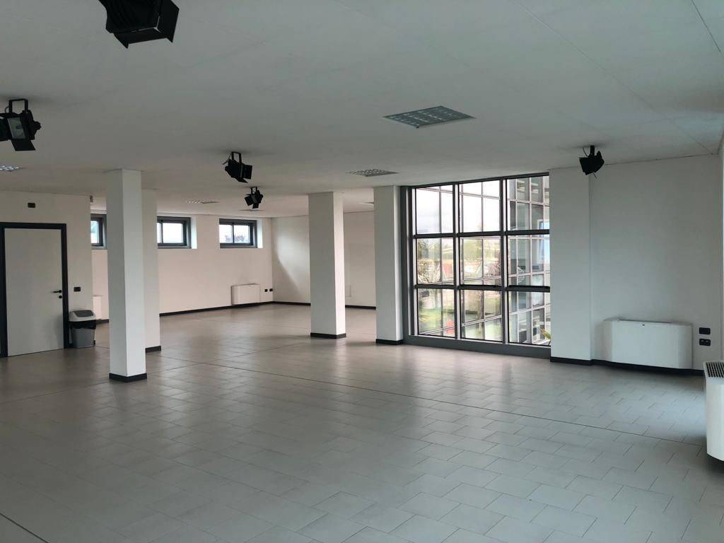 ufficio in affitto a Reggio nell'Emilia in zona Mancasale