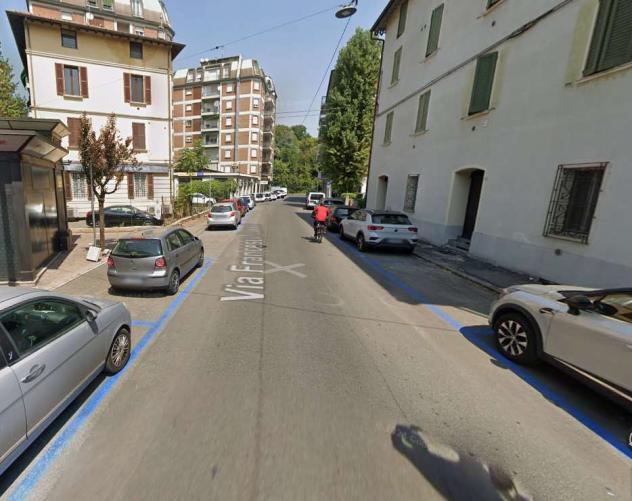 locale commerciale in affitto a Reggio nell'Emilia in zona Città Storica