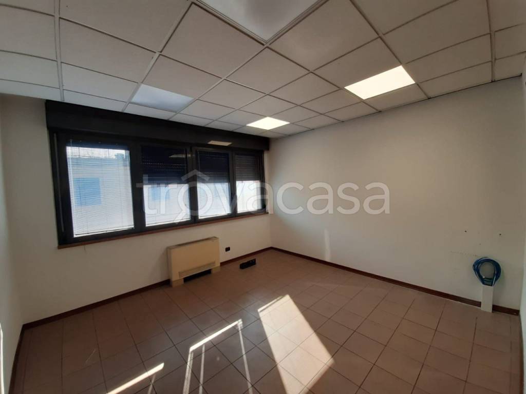 ufficio in affitto a Reggio nell'Emilia in zona Ospizio