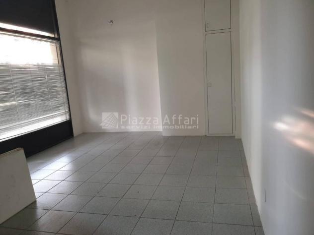 locale commerciale in affitto a Reggio nell'Emilia