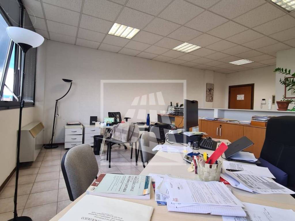 ufficio in affitto a Reggio nell'Emilia in zona Tribunale
