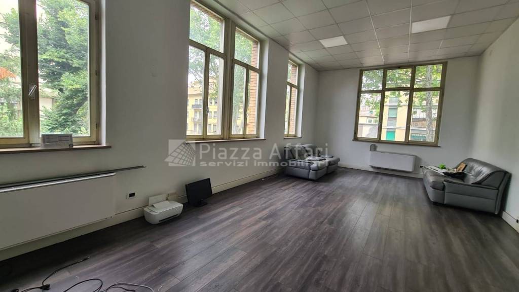 ufficio in affitto a Reggio nell'Emilia in zona Città Storica