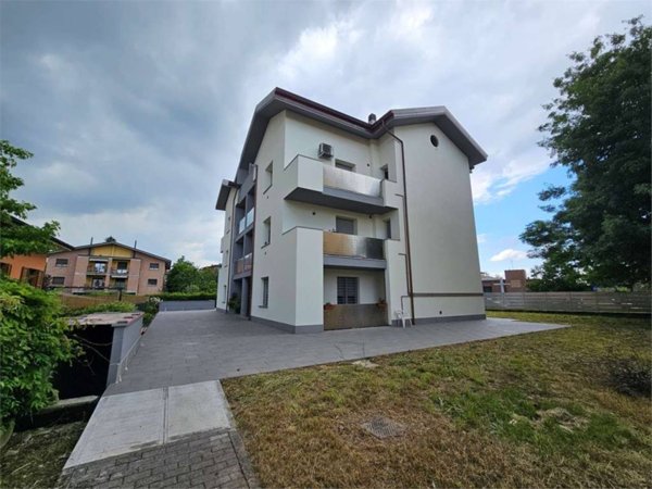 appartamento in affitto a Reggio nell'Emilia in zona Roncina