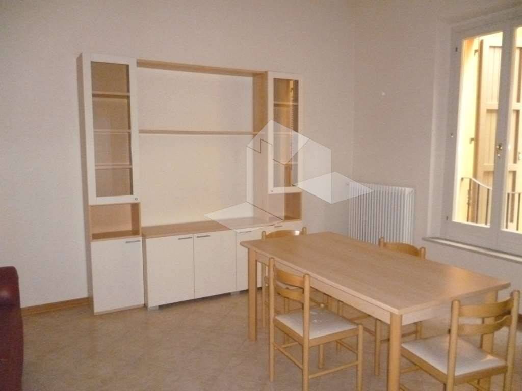 appartamento in affitto a Reggio nell'Emilia in zona Città Storica
