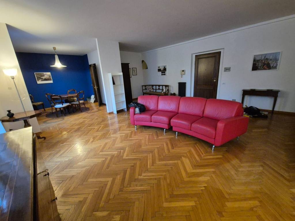 appartamento in affitto a Reggio nell'Emilia in zona Città Storica