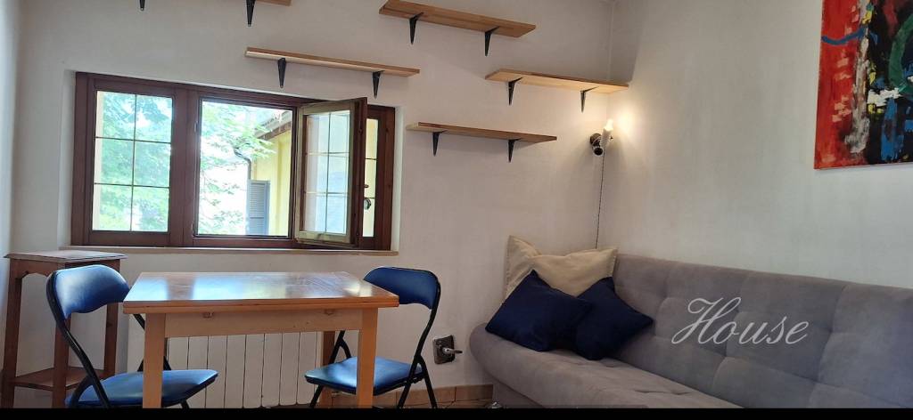 appartamento in affitto a Reggio nell'Emilia in zona Città Storica