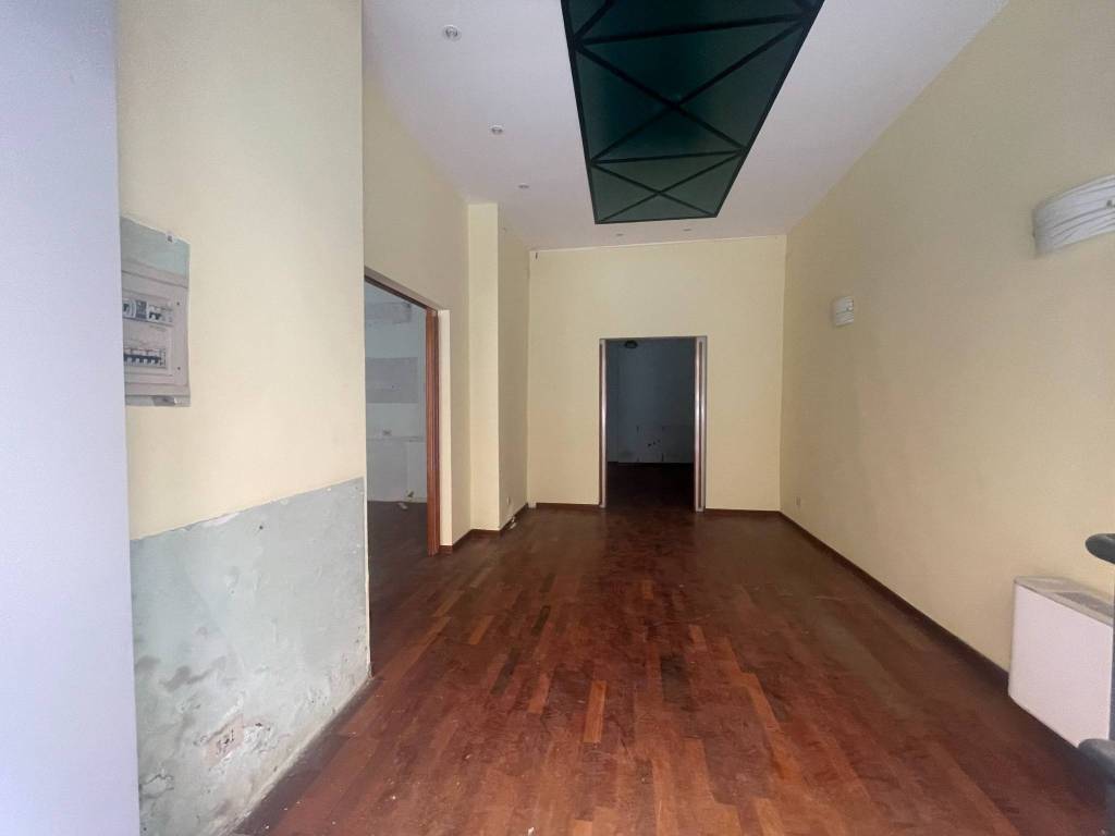 negozio in affitto a Reggio nell'Emilia in zona Città Storica