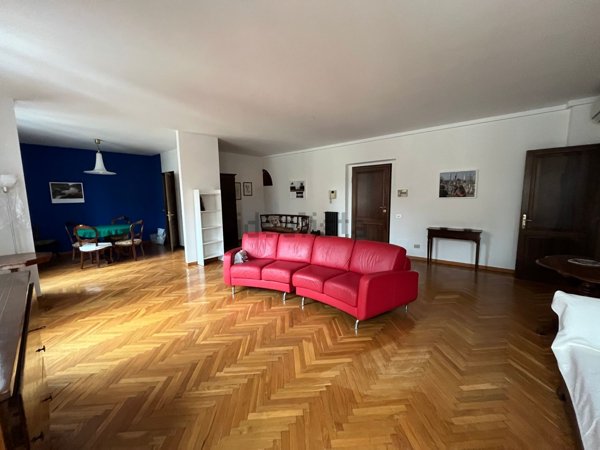 appartamento in affitto a Reggio nell'Emilia in zona Città Storica