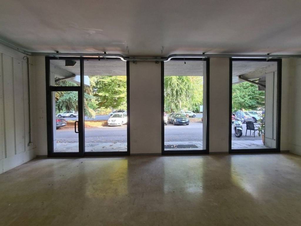 negozio in affitto a Reggio nell'Emilia