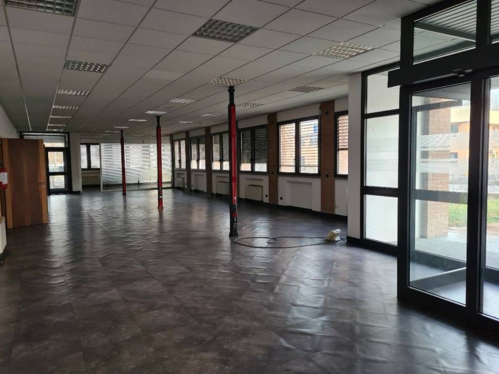 ufficio in affitto a Reggio nell'Emilia in zona Mancasale