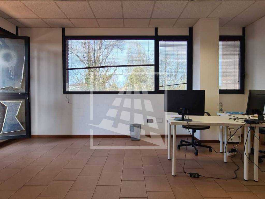 ufficio in affitto a Reggio nell'Emilia in zona Tribunale