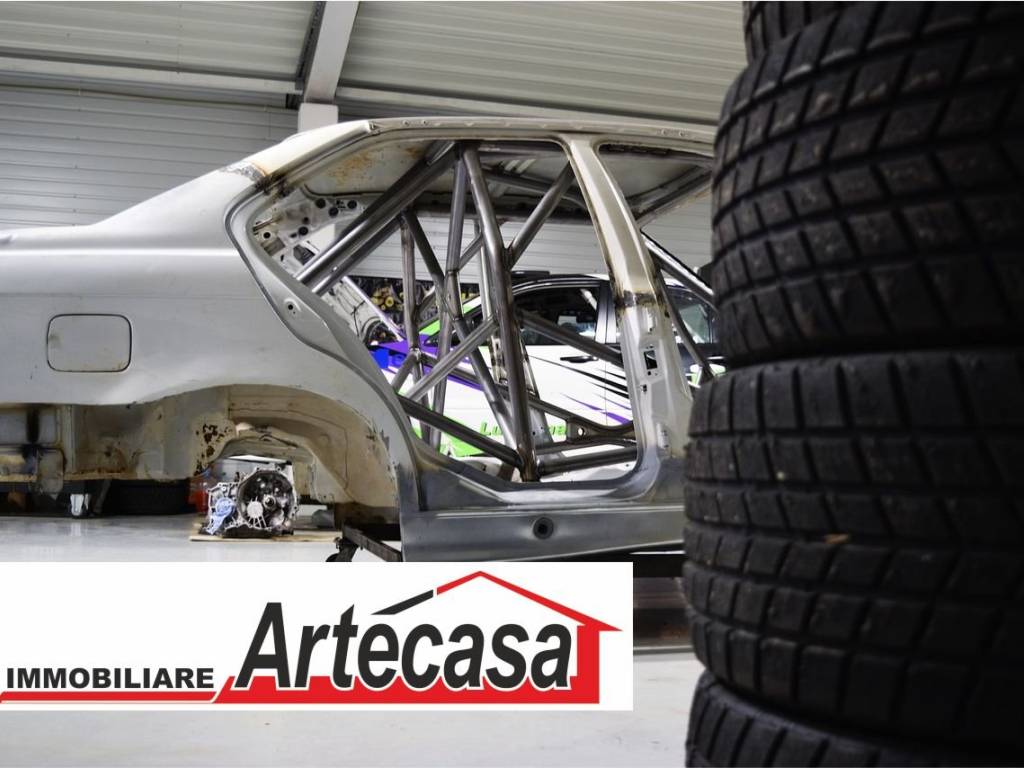locale commerciale in affitto a Reggio nell'Emilia