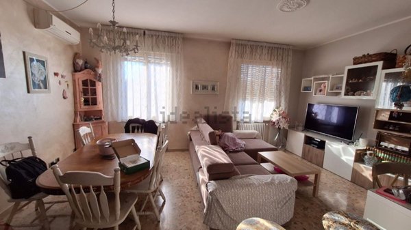 appartamento a Reggio nell'Emilia in zona San Pellegrino / Villa Canali