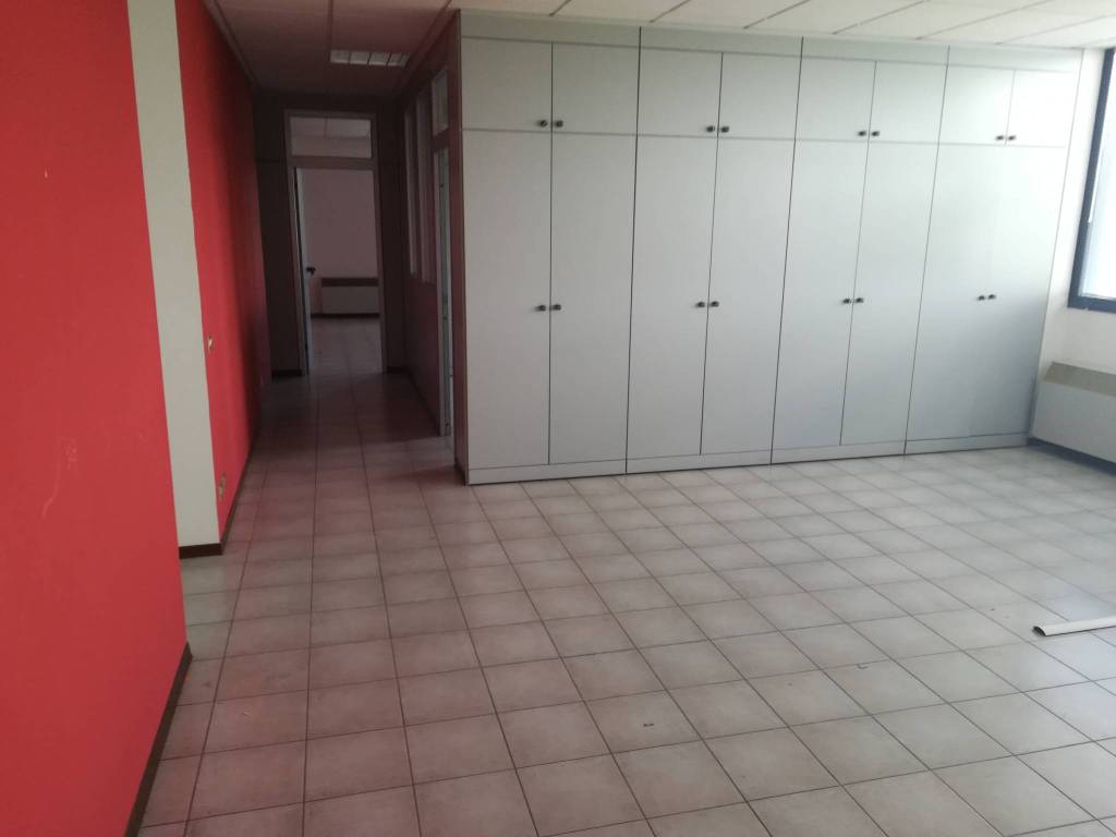 ufficio in affitto a Reggio nell'Emilia in zona Tribunale