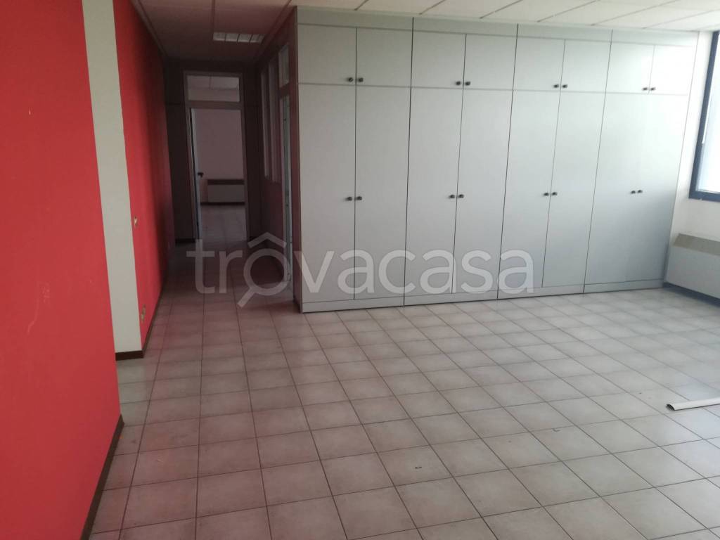 ufficio in affitto a Reggio nell'Emilia in zona Tribunale