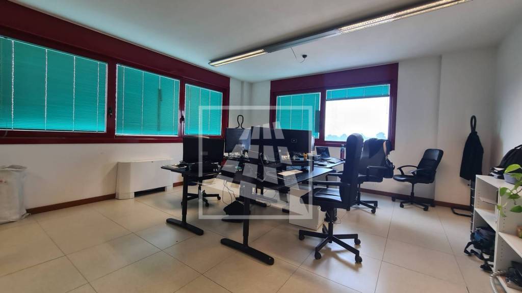 ufficio in affitto a Reggio nell'Emilia in zona Buco del Signore
