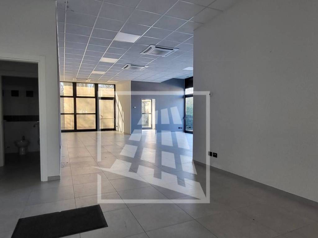 negozio in affitto a Reggio nell'Emilia