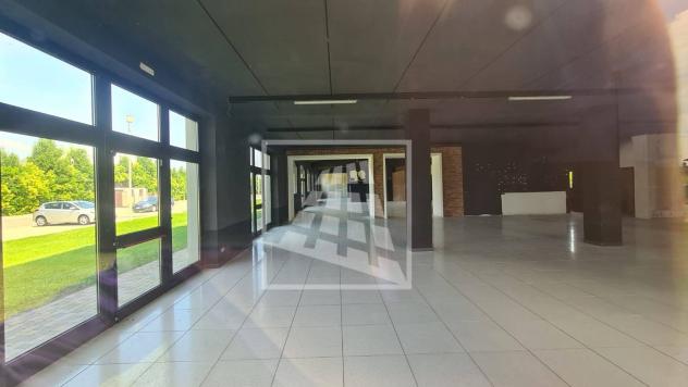 locale commerciale in affitto a Reggio nell'Emilia in zona Cella