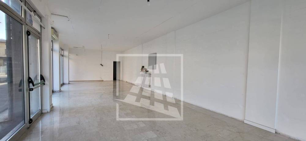 locale commerciale in affitto a Reggio nell'Emilia in zona Città Storica