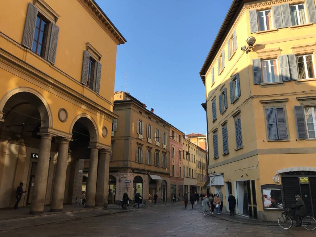 locale commerciale in affitto a Reggio nell'Emilia in zona Città Storica