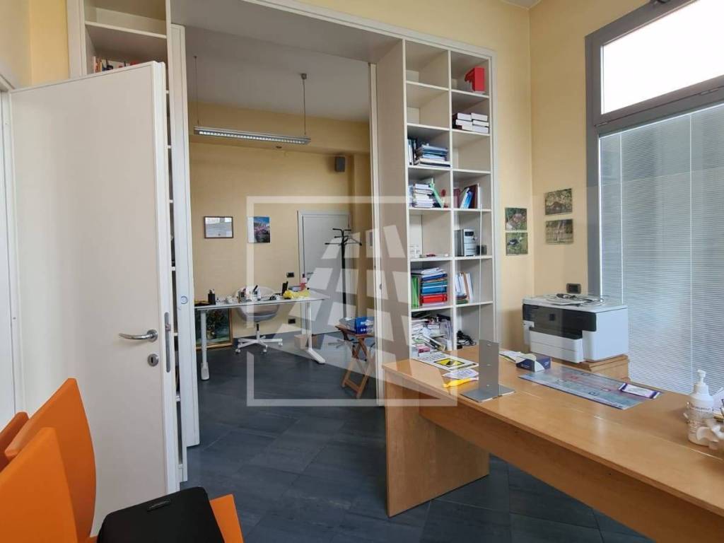 ufficio in affitto a Reggio nell'Emilia in zona San Pellegrino / Villa Canali