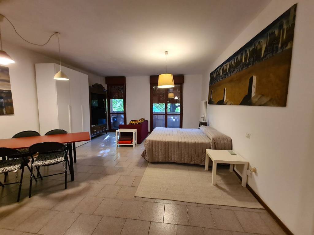 appartamento in affitto a Reggio nell'Emilia in zona Città Storica