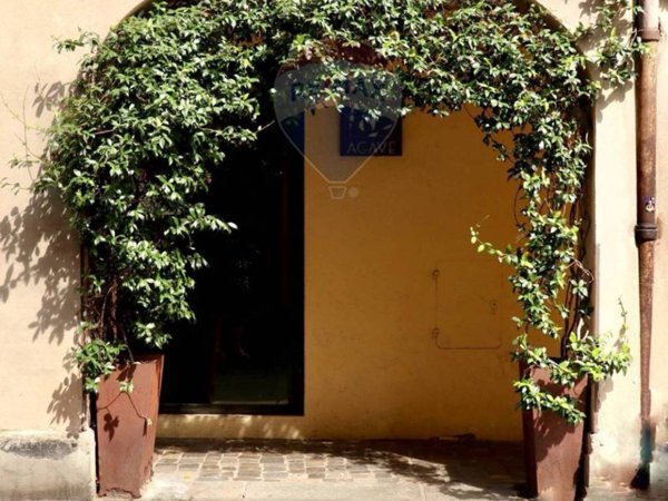 negozio in affitto a Reggio nell'Emilia in zona Città Storica
