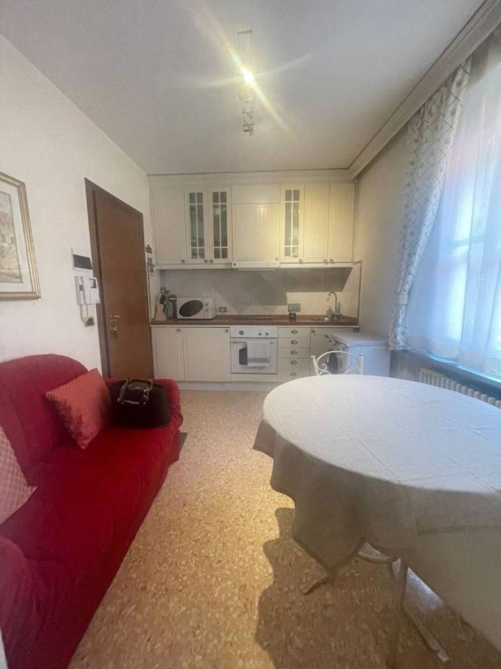 appartamento in affitto a Reggio nell'Emilia in zona Città Storica