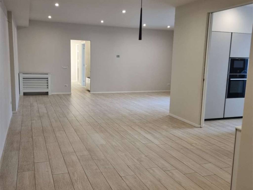 appartamento in affitto a Reggio nell'Emilia in zona Città Storica