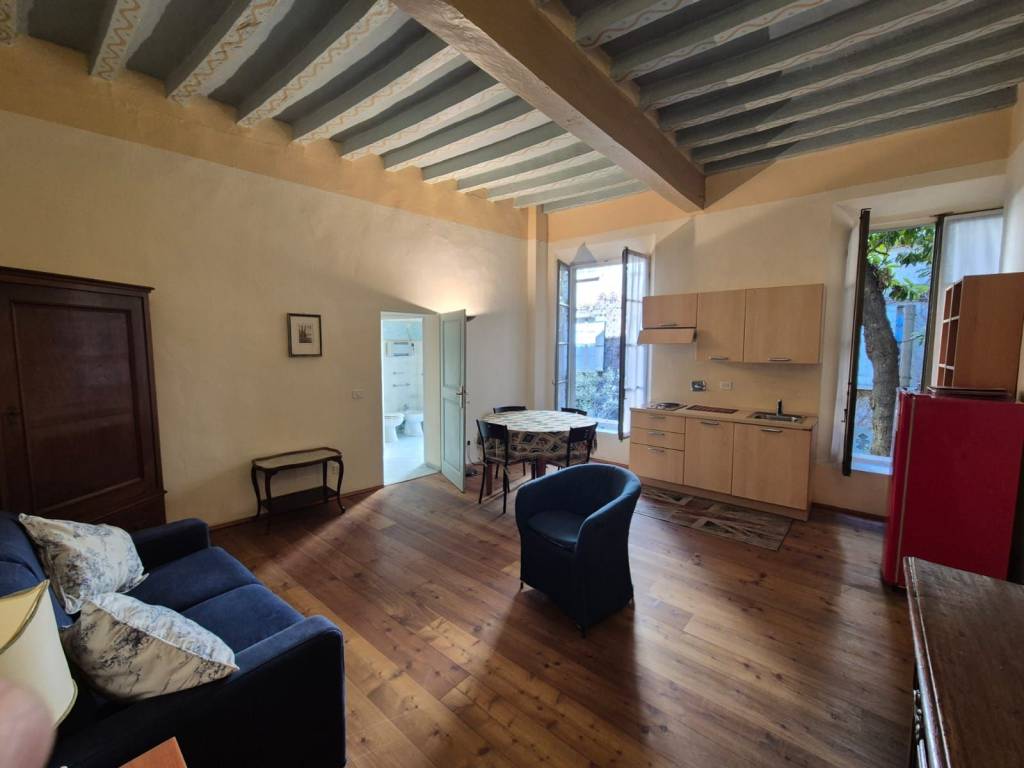 appartamento in affitto a Reggio nell'Emilia in zona Città Storica