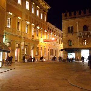 negozio in affitto a Reggio nell'Emilia in zona Città Storica