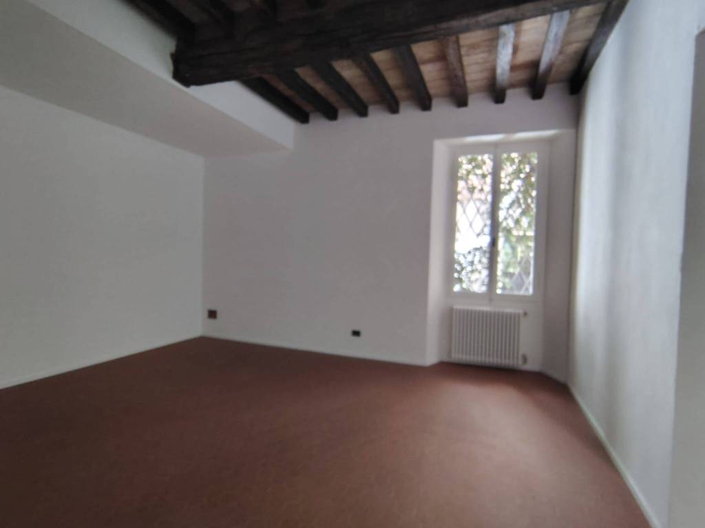 negozio in affitto a Reggio nell'Emilia