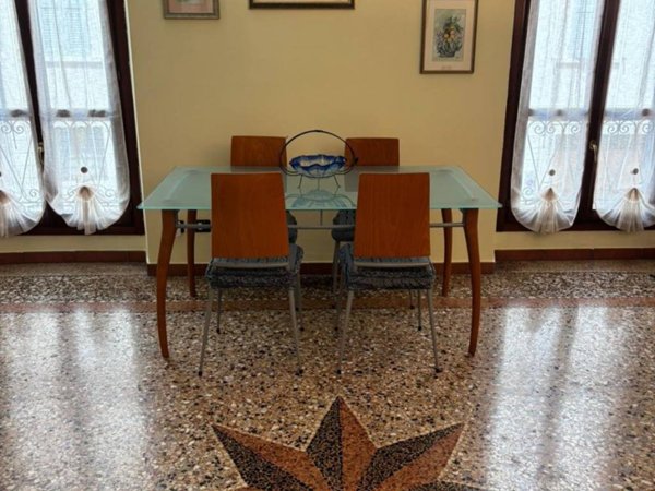 appartamento in affitto a Reggio nell'Emilia in zona Città Storica