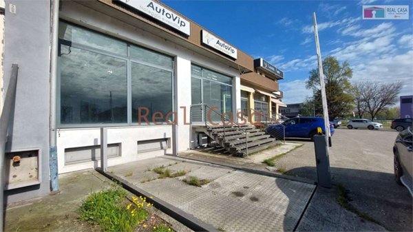 negozio in affitto a Reggio nell'Emilia in zona Mancasale