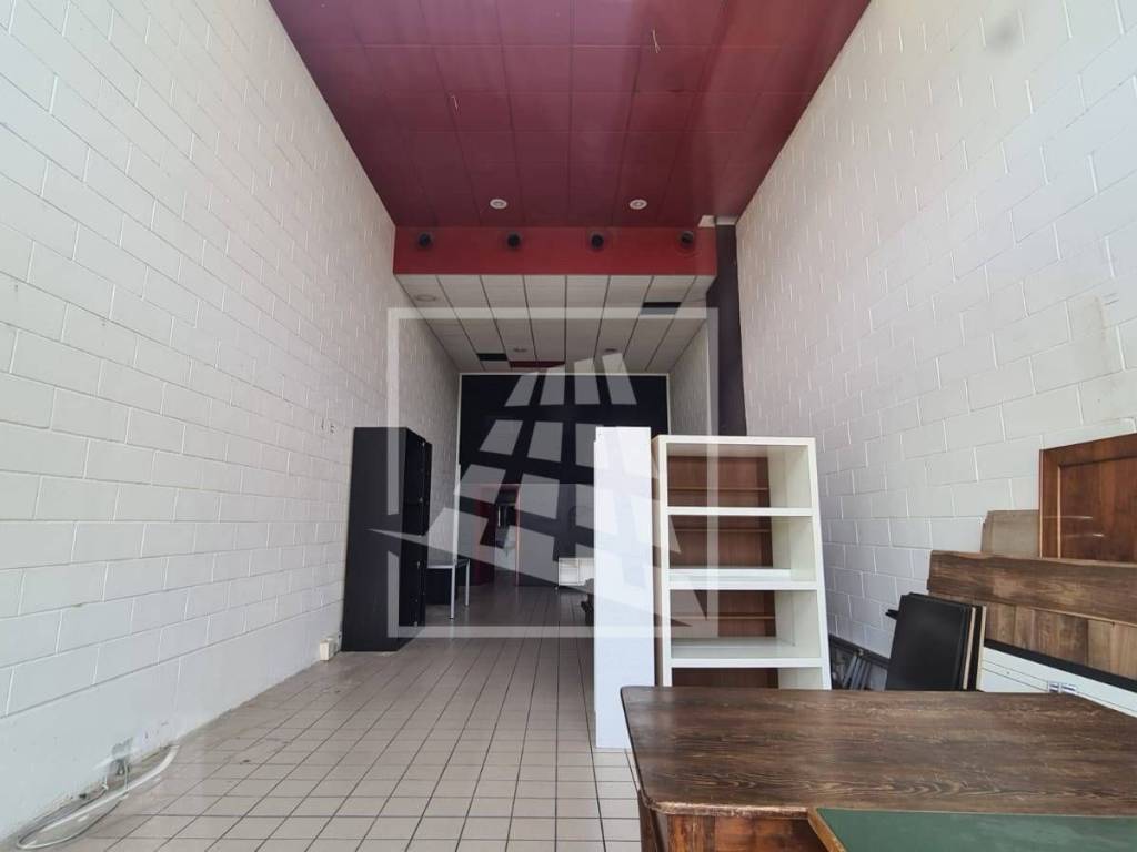 locale commerciale in affitto a Reggio nell'Emilia in zona Pappagnocca
