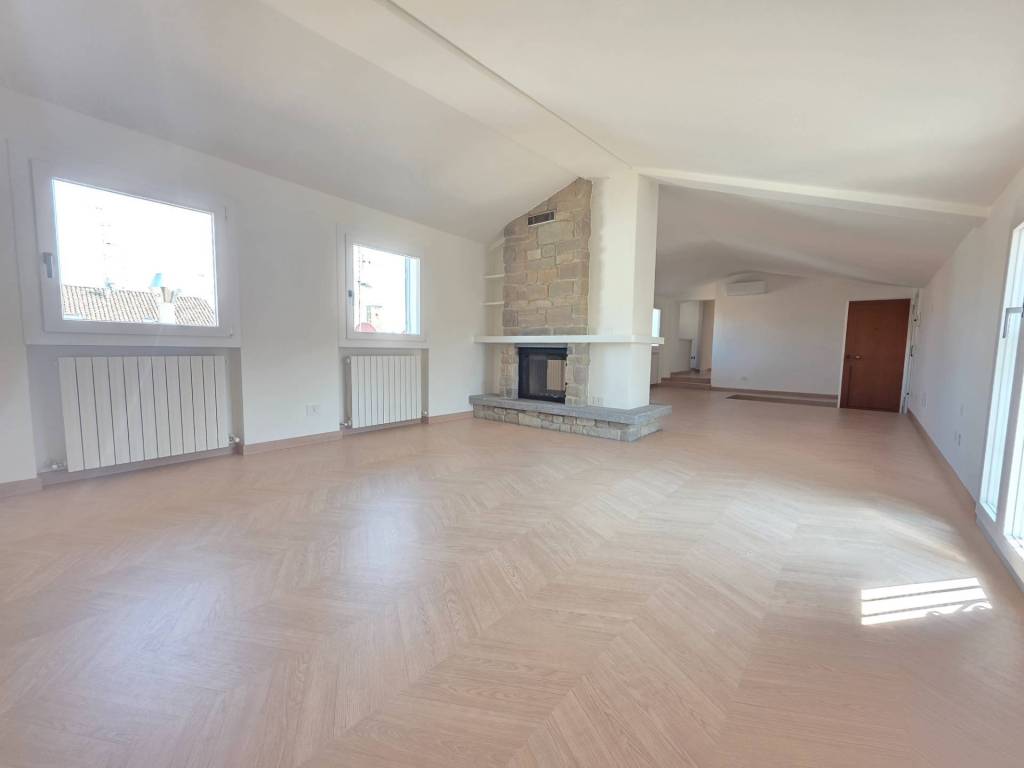 appartamento in affitto a Reggio nell'Emilia in zona Città Storica
