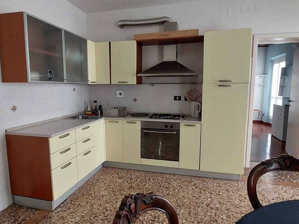 appartamento in affitto a Reggio nell'Emilia in zona Città Storica