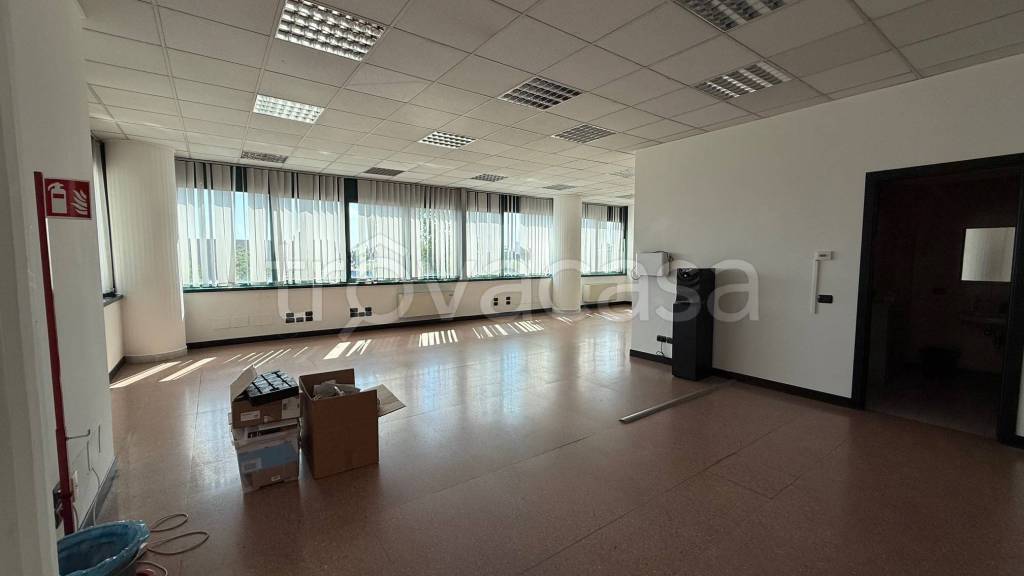 ufficio in affitto a Reggio nell'Emilia in zona Mancasale
