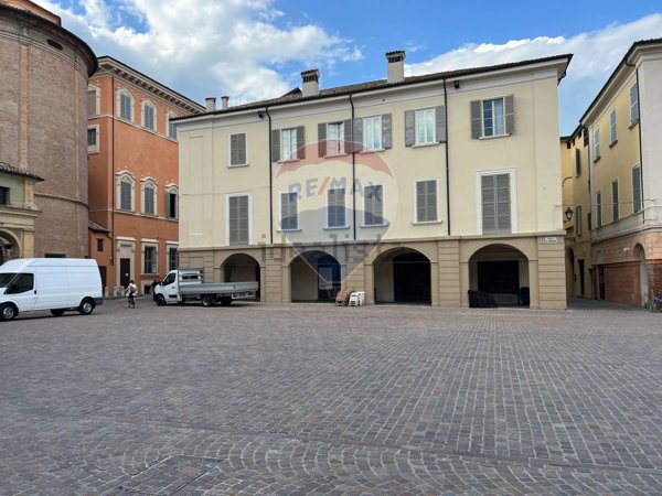 locale commerciale in affitto a Reggio nell'Emilia in zona San Prospero Strinati