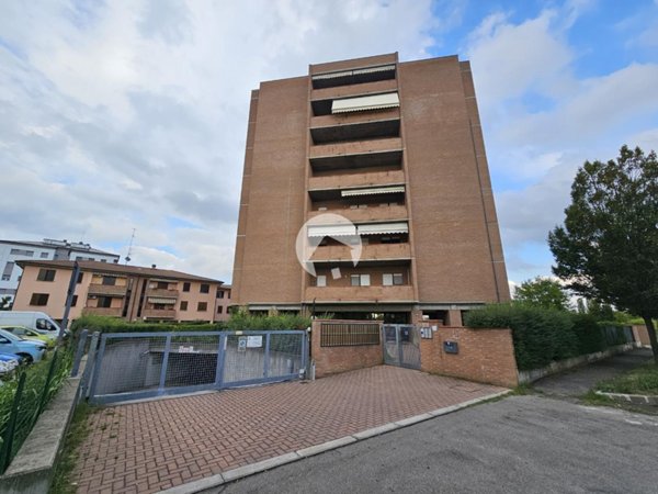 appartamento in affitto a Reggio nell'Emilia in zona Città Storica