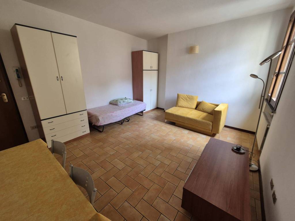 appartamento in affitto a Reggio nell'Emilia in zona Città Storica