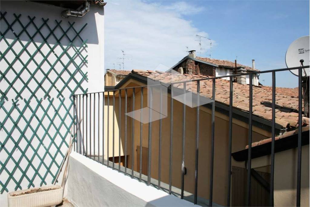 appartamento in affitto a Reggio nell'Emilia in zona Città Storica