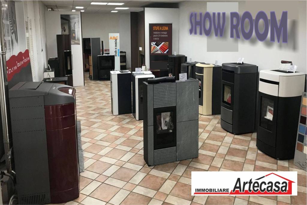 locale commerciale in affitto a Reggio nell'Emilia in zona Santa Croce