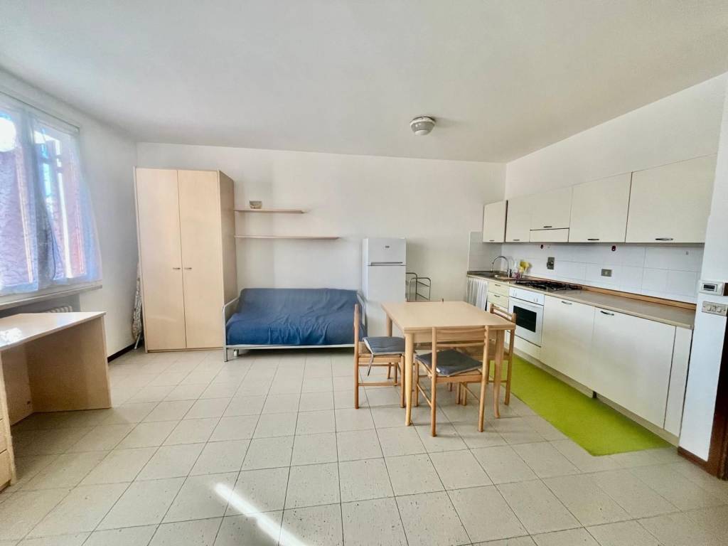 appartamento in affitto a Reggio nell'Emilia in zona Città Storica