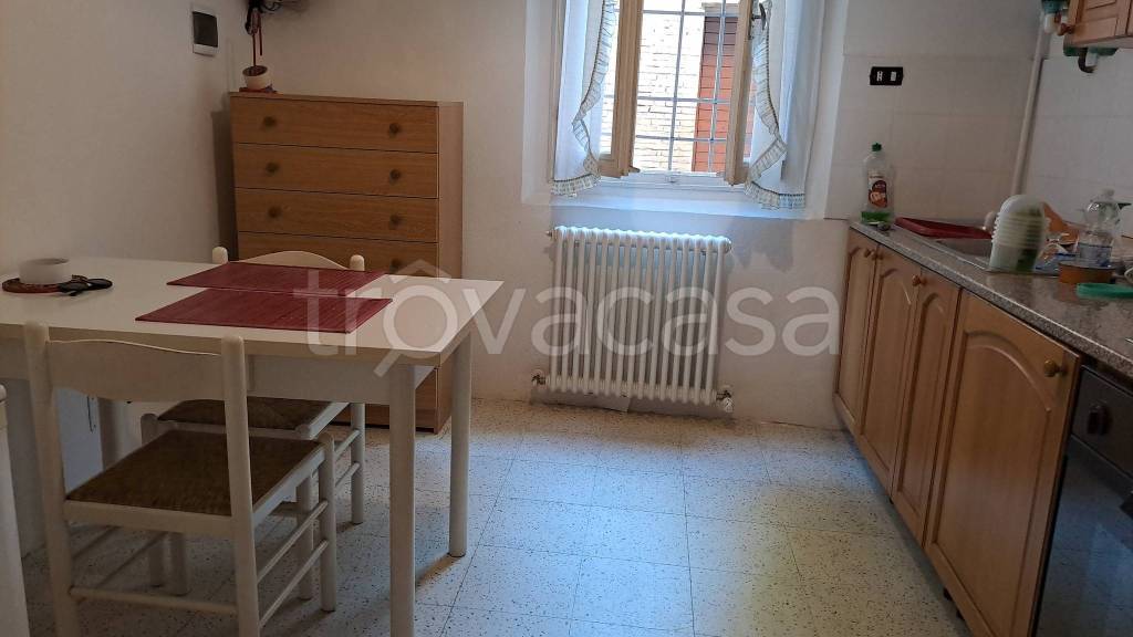 appartamento in affitto a Reggio nell'Emilia in zona Città Storica