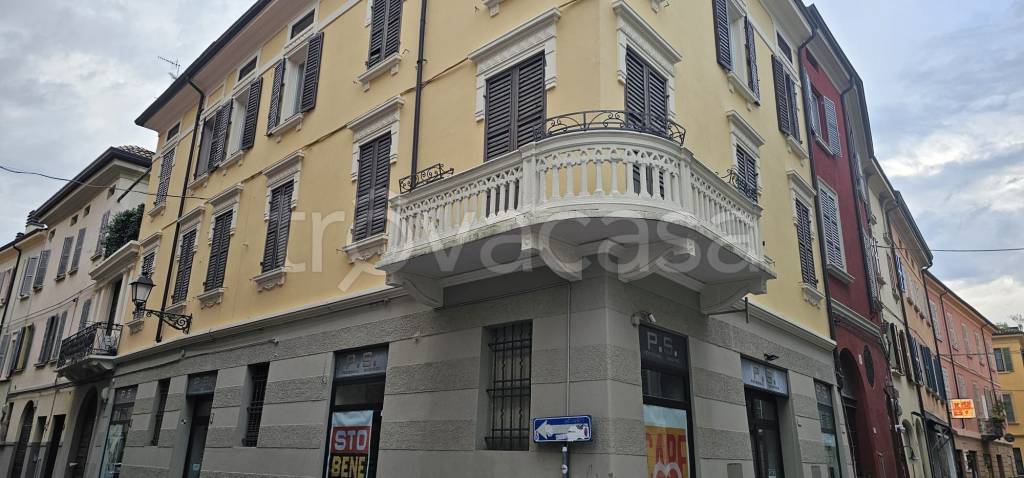 appartamento in affitto a Reggio nell'Emilia in zona Città Storica