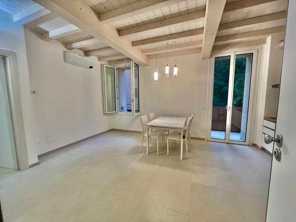 appartamento in affitto a Reggio nell'Emilia in zona Città Storica