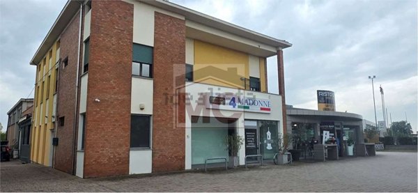 locale commerciale in affitto a Reggio nell'Emilia