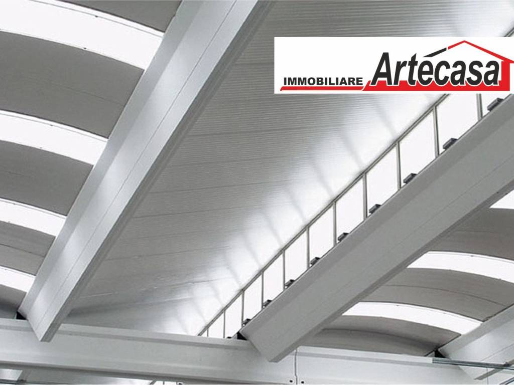 locale commerciale in affitto a Reggio nell'Emilia